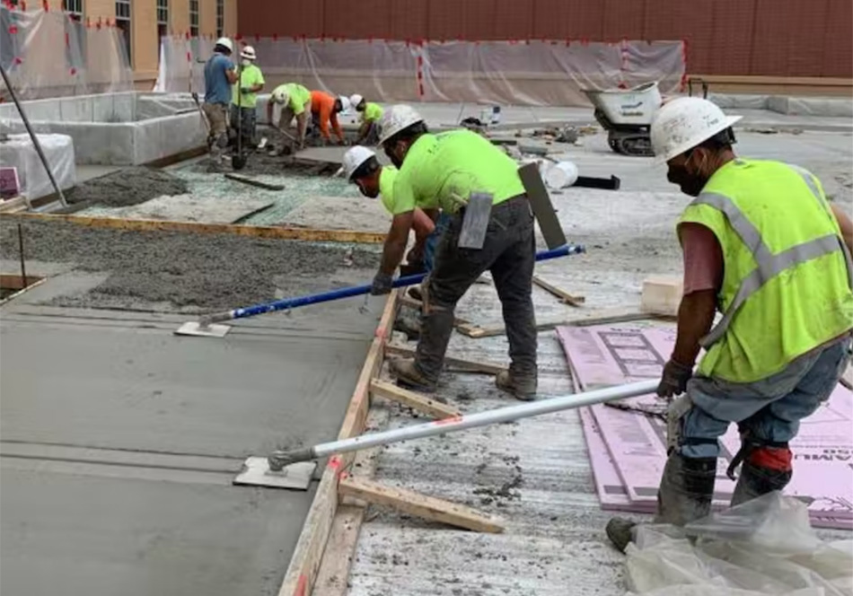 Lindblad Constructions concrete workers